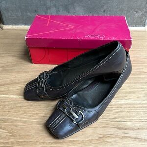 Aerosoles stacked heel, square toe brown flat in  original box, size 10B